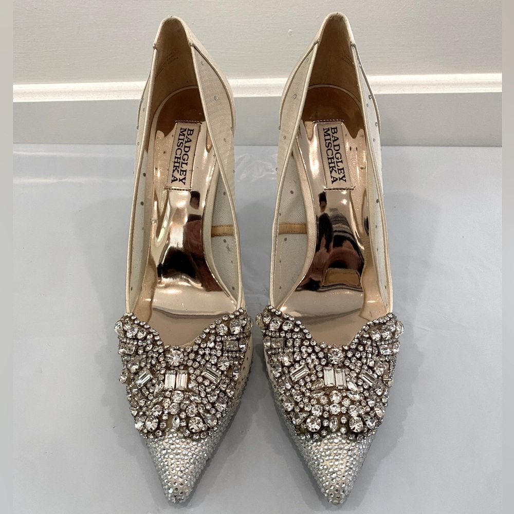 Badgley Mischka Quintana Crystal Embellished Pointed Toe Pump 8.5 Ivory Satin